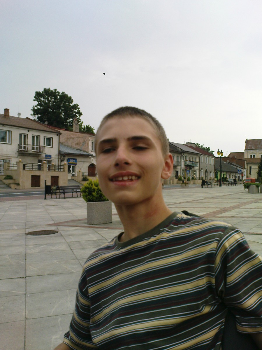 Tomek się śmieje